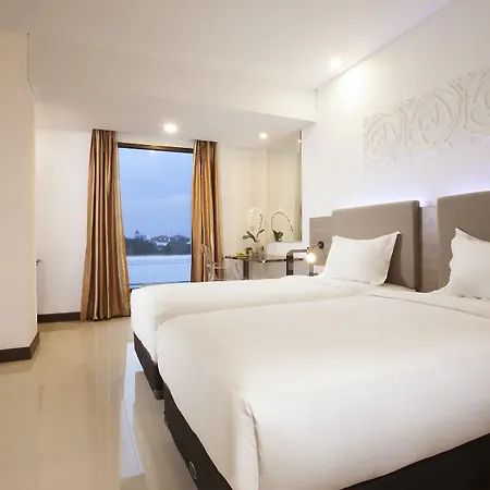 Verse Hotel Cirebon Exterior photo