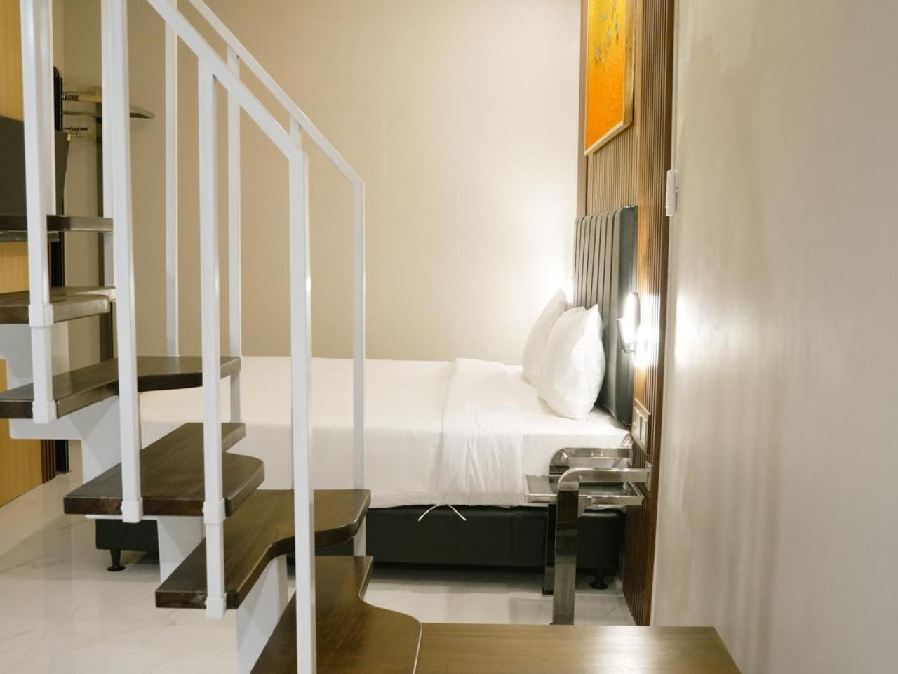 Hotel Verse
